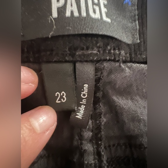 PAIGE denim LOU LOU HR Jeans Blk Corduroy - size 23 - Picture 3 of 5